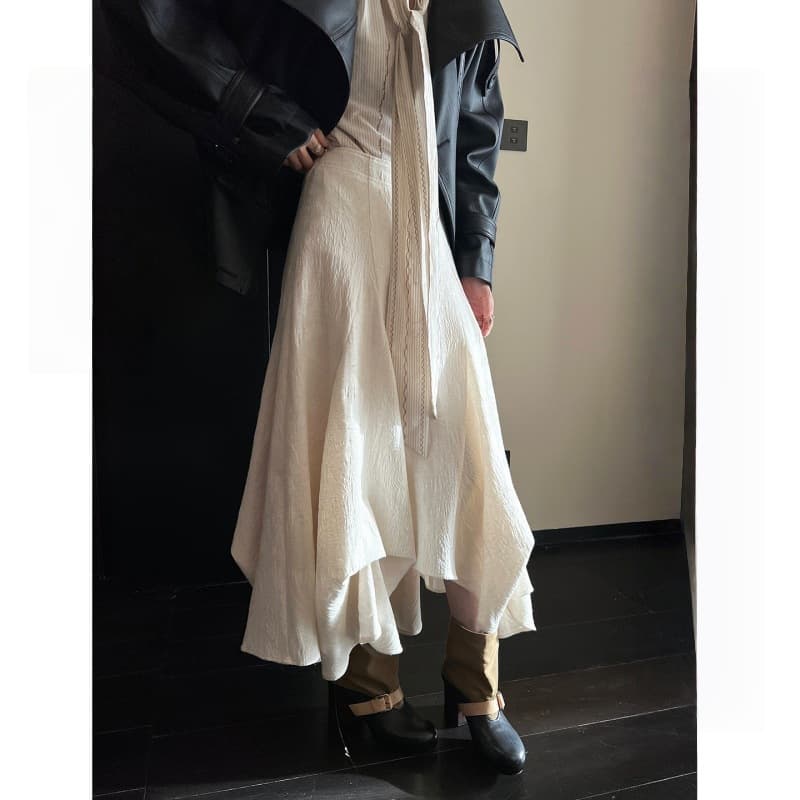 Measuring Ouyang 10/8 20 points [Dream-seeking Camellia] Irregular stacked skirt with drape