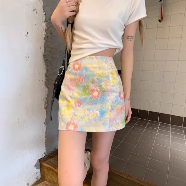 Summer fitted skirt, mini-skirt, floral print, A-line, hip-accented