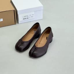 Pure original classic Tabi new pleated split-toe shoes for jurgen leather shallow mouth mid-heel pig trotter ballet soft leather single shoes 2